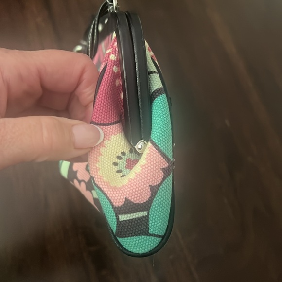 Vintage Isabella Fiore Floral Print Beaded Clutch. - Picture 12 of 14